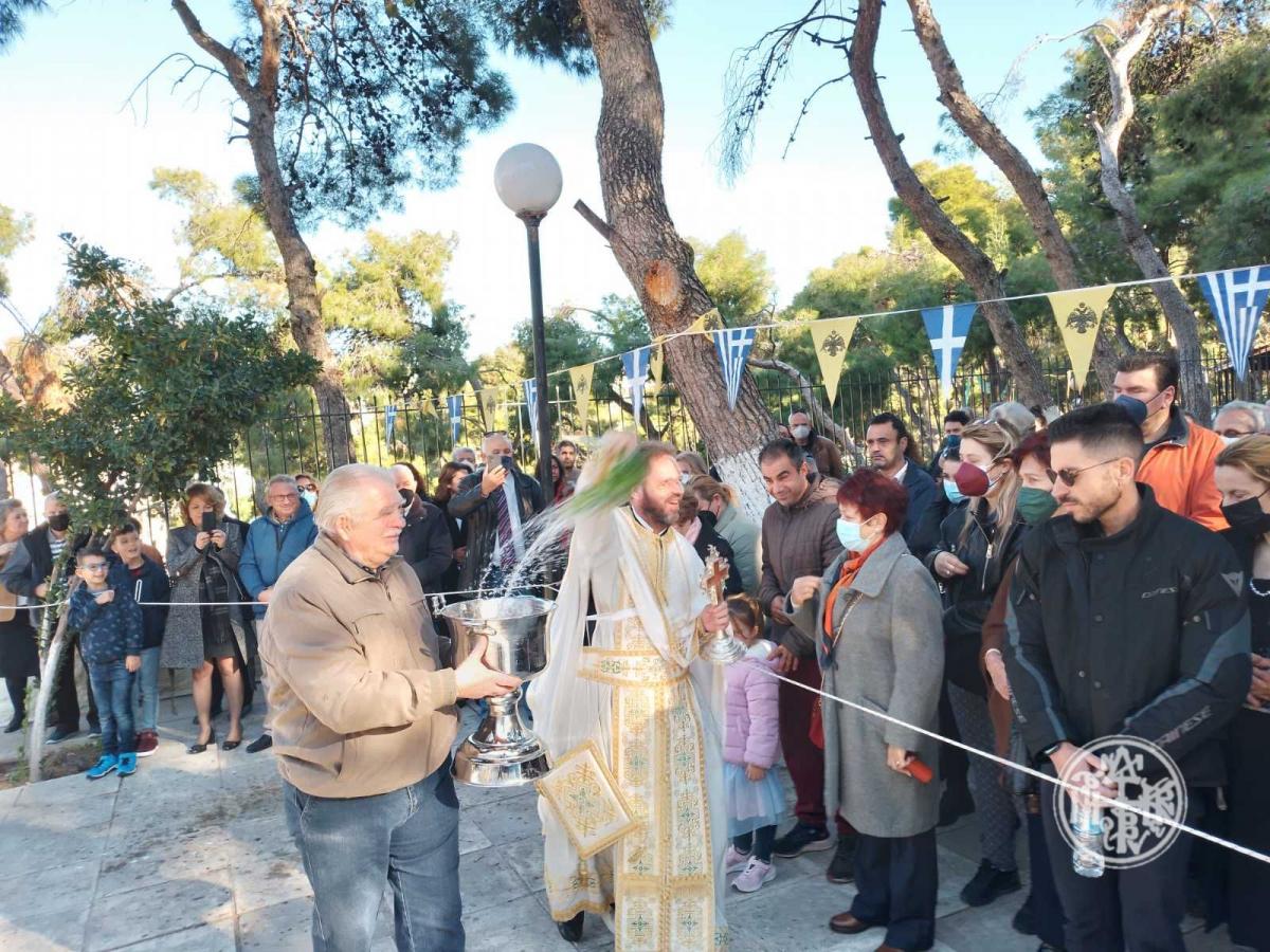 Η ΕΟΡΤΗ ΤΩΝ ΘΕΟΦΑΝΕΙΩΝ ΣΤΟΝ ΜΗΤΡΟΠΟΛΙΤΙΚΟ ΙΕΡΟ ΝΑΟ ΑΓΙΑΣ ΤΡΙΑΔΟΣ ΒΥΡΩΝΟΣ