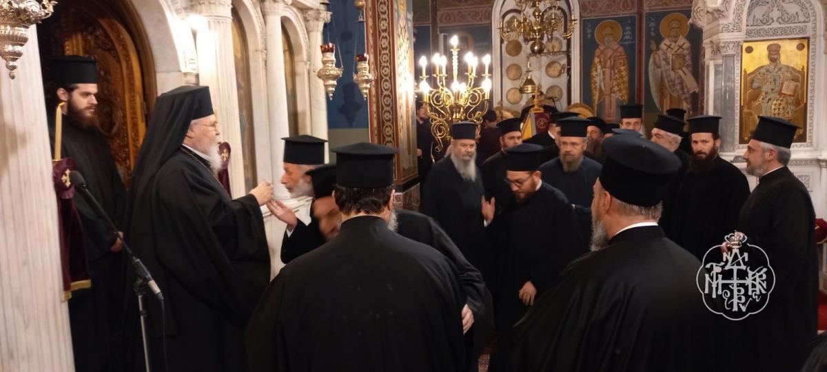 Ο ΠΡΩΤΟΣ ΚΑΤΑΝΥΚΤΙΚΟΣ ΕΣΠΕΡΙΝΟΣ (ΤΗΣ ΣΥΓΓΝΩΜΗΣ) ΚΑΙ ΕΣΠΕΡΙΝΗ ΟΜΙΛΙΑ ΣΤΟΝ ΜΗΤΡΟΠΟΛΙΤΙΚΟ ΙΕΡΟ ΝΑΟ ΑΓΙΑΣ ΤΡΙΑΔΟΣ ΒΥΡΩΝΟΣ