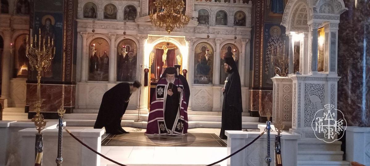 Ο ΕΚΤΟΣ ΚΑΤΑΝΥΚΤΙΚΟΣ ΕΣΠΕΡΙΝΟΣ ΣΤΟΝ ΜΗΤΡΟΠΟΛΙΤΙΚΟ ΙΕΡΟ ΝΑΟ ΑΓΙΑΣ ΤΡΙΑΔΟΣ ΒΥΡΩΝΟΣ
