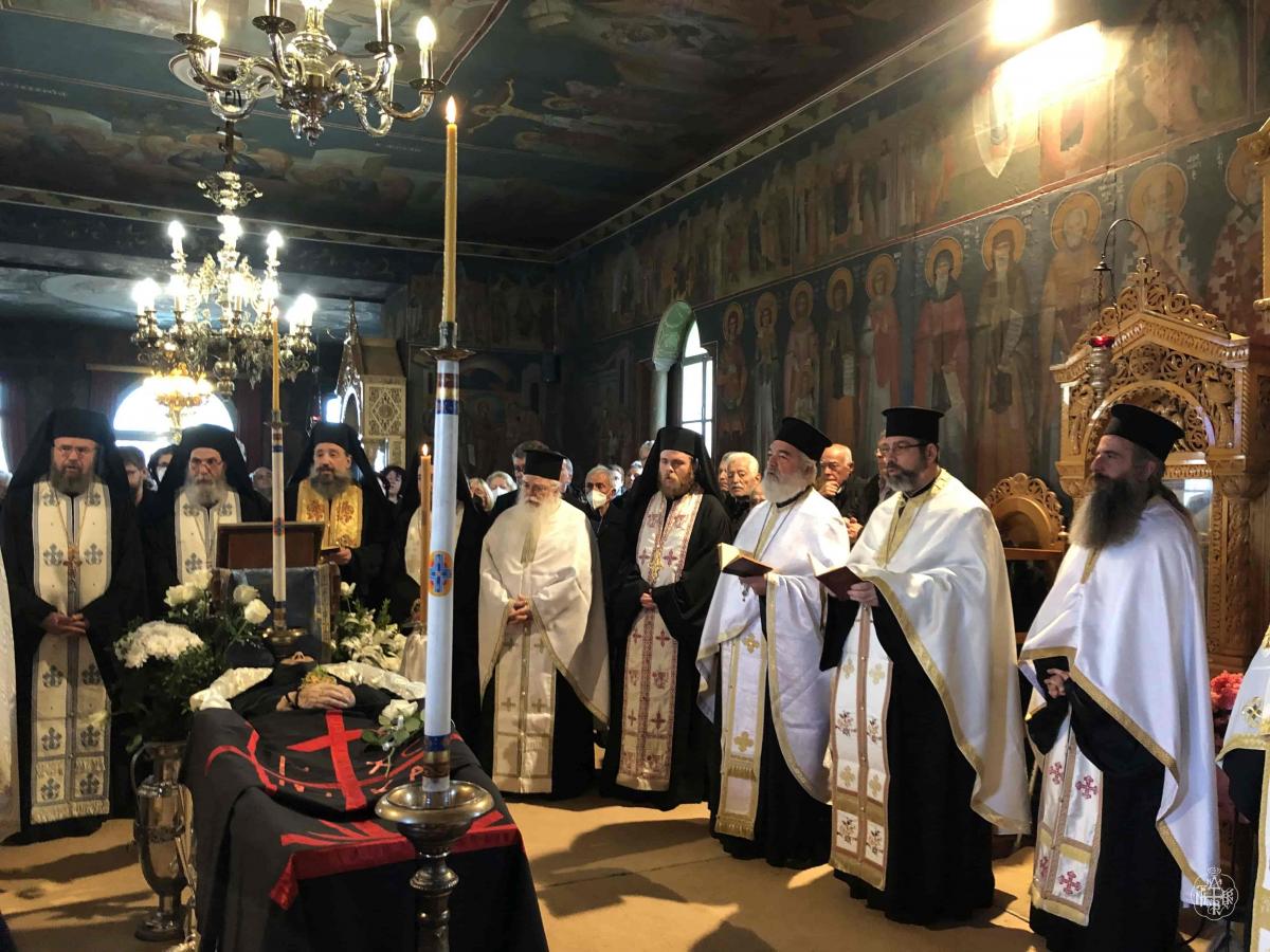 Η ΕΞΟΔΙΟΣ ΑΚΟΛΟΥΘΙΑ ΤΗΣ ΜΑΚΑΡΙΣΤΗΣ ΓΕΡΟΝΤΙΣΣΗΣ ΜΑΚΑΡΙΑΣ,ΚΑΘΗΓΟΥΜΕΝΗΣ ΤΗΣ ΙΕΡΑΣ ΜΟΝΗΣ ΤΙΜΙΟΥ ΠΡΟΔΡΟΜΟΥ ΚΑΙΣΑΡΙΑΝΗΣ