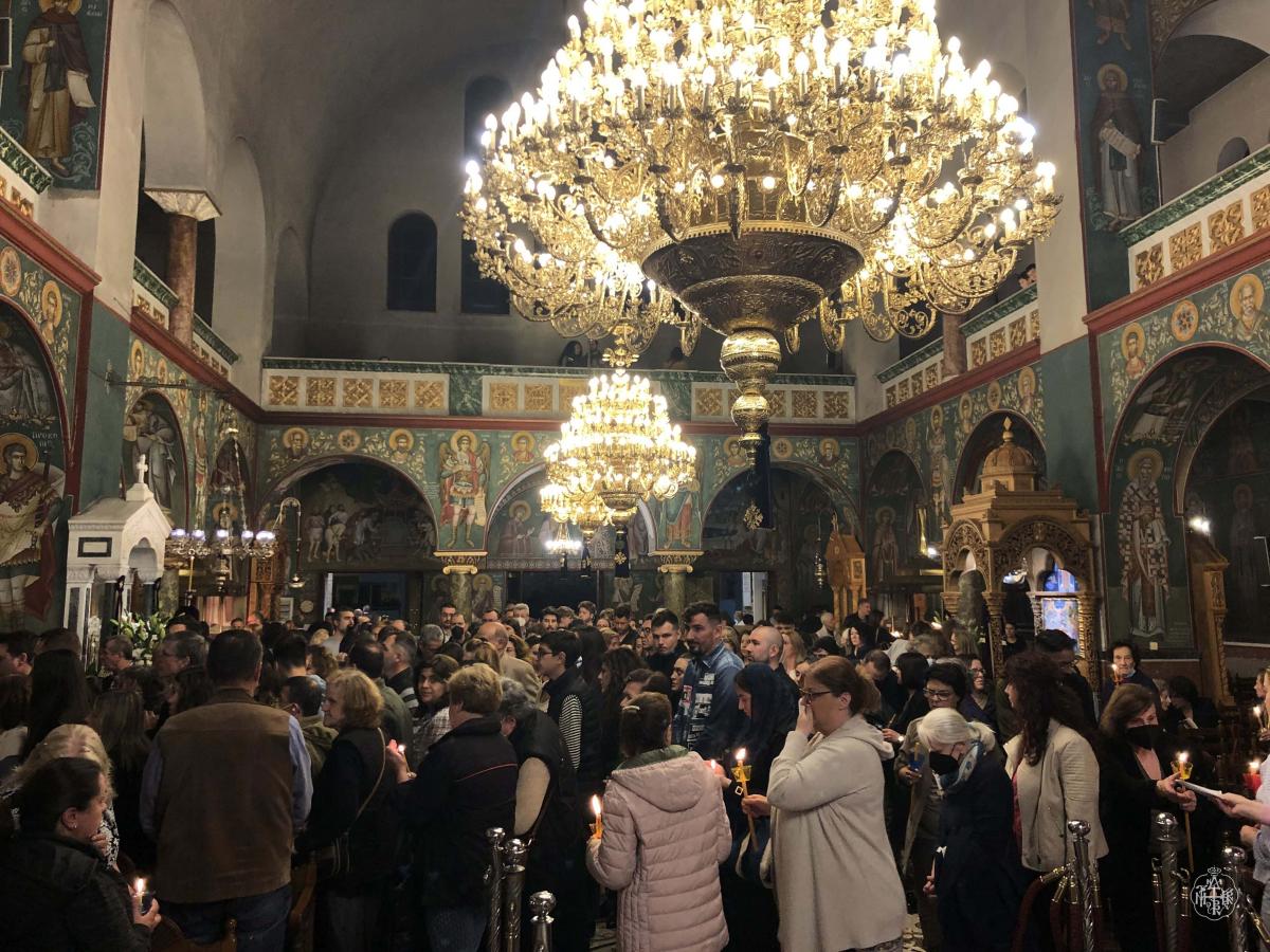 O ΕΠΙΤΑΦΙΟΣ ΘΡΗΝΟΣ ΚΑΙ Η ΠΕΡΙΦΟΡΑ ΤΟΥ ΕΠΙΤΑΦΙΟΥ ΣΤΟΝ ΜΗΤΡΟΠΟΛΙΤΙΚΟ ΙΕΡΟ ΝΑΟ ΑΓΙΟΥ ΝΙΚΟΛΑΟΥ ΚΑΙΣΑΡΙΑΝΗΣ