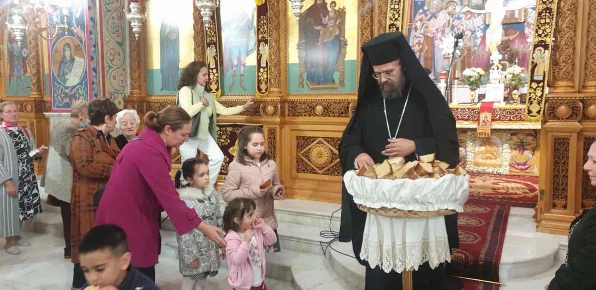 Ο ΜΕΘΕΟΡΤΟΣ ΕΣΠΕΡΙΝΟΣ ΚΑΙ Η  ΛΙΤΑΝΕΥΣΗ ΤΗΣ ΙΕΡΑΣ ΕΙΚΟΝΟΣ ΚΑΙ ΤΩΝ ΙΕΡΩΝ ΛΕΙΨΑΝΩΝ ΤΟΥ ΑΓΙΟΥ ΕΝΔΟΞΟΥ ΜΕΓΑΛΟΜΑΡΤΥΡΟΣ ΓΕΩΡΓΙΟΥ ΤΟΥ ΤΡΟΠΑΙΟΦΟΡΟΥ ΣΤΟΝ ΙΕΡΟ ΝΑΟ ΑΓΙΟΥ ΓΕΩΡΓΙΟΥ ΚΑΡΕΑ