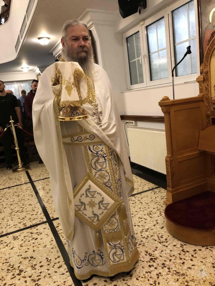 Η ΕΟΡΤΗ ΤΩΝ ΕΙΣΟΔΙΩΝ ΤΗΣ ΘΕΟΤΟΚΟΥ,ΣΤΟ ΠΑΝΗΓΥΡΙΖΟΝ ΙΕΡΟ ΠΑΡΕΚΚΛΗΣΙΟ ΕΙΣΟΔΙΩΝ ΤΗΣ ΘΕΟΤΟΚΟΥ (Ο.Χ.Ε.Κ ΒΥΡΩΝΟΣ)