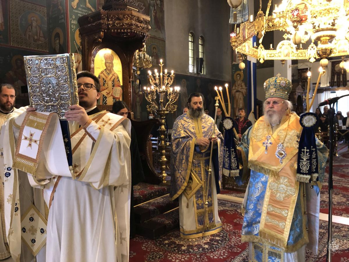 ΚΥΡΙΑΚΗ Ι΄ ΛΟΥΚΑ Ο ΣΕΒΑΣΜΙΩΤΑΤΟΣ ΜΗΤΡΟΠΟΛΙΤΗΣ ΜΑΣ ,ΣΤΟΝ ΙΕΡΟ ΝΑΟ ΑΓΙΩΝ ΤΡΙΩΝ ΙΕΡΑΡΧΩΝ ΚΑΙΣΑΡΙΑΝΗΣ